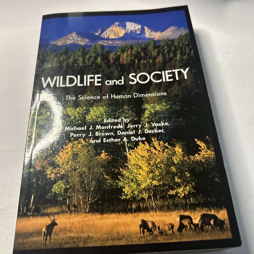 Wildlife‎ and Society by Michael Manfredo